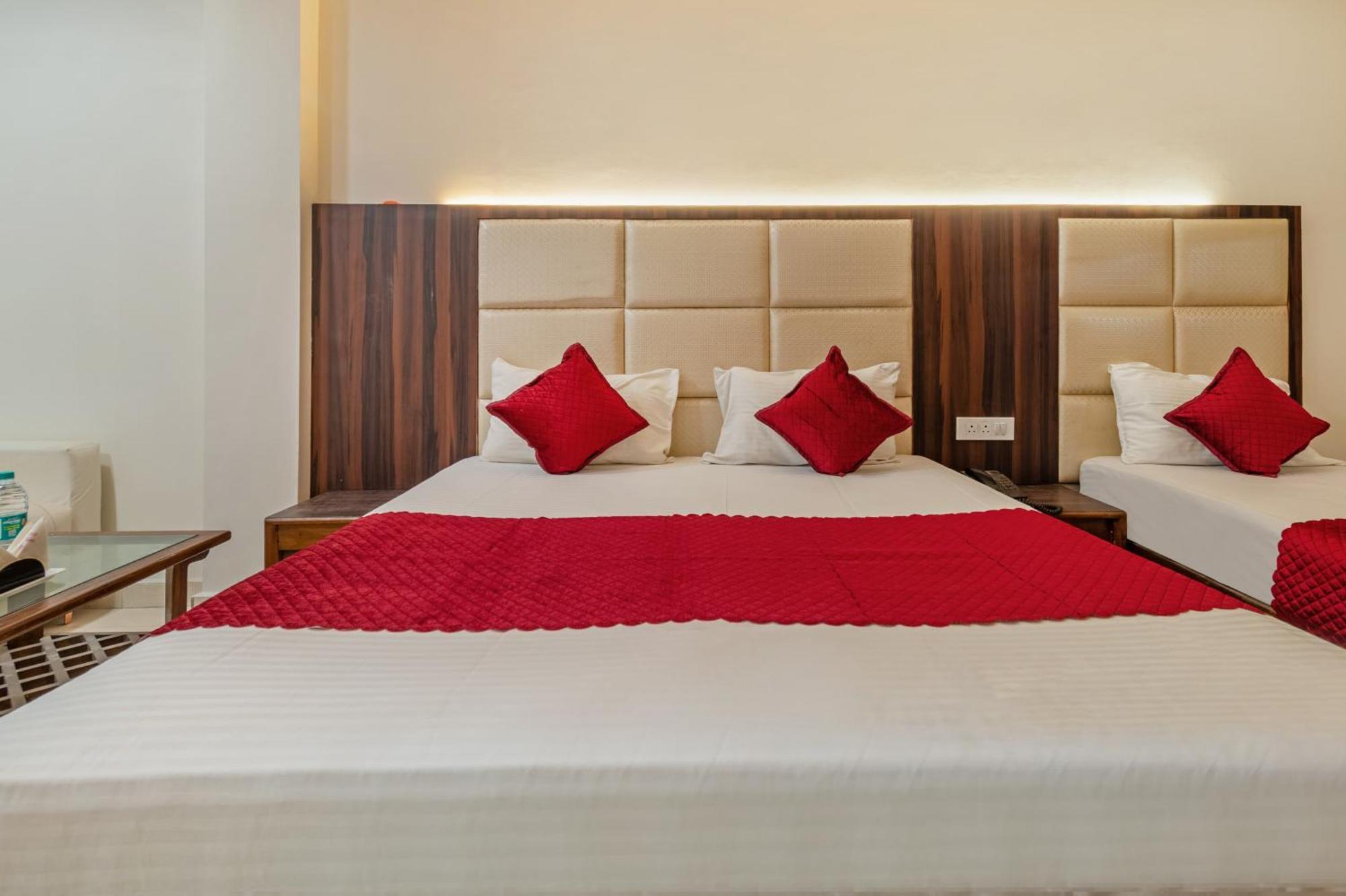 Hotel South Indian Delhi  Exterior photo