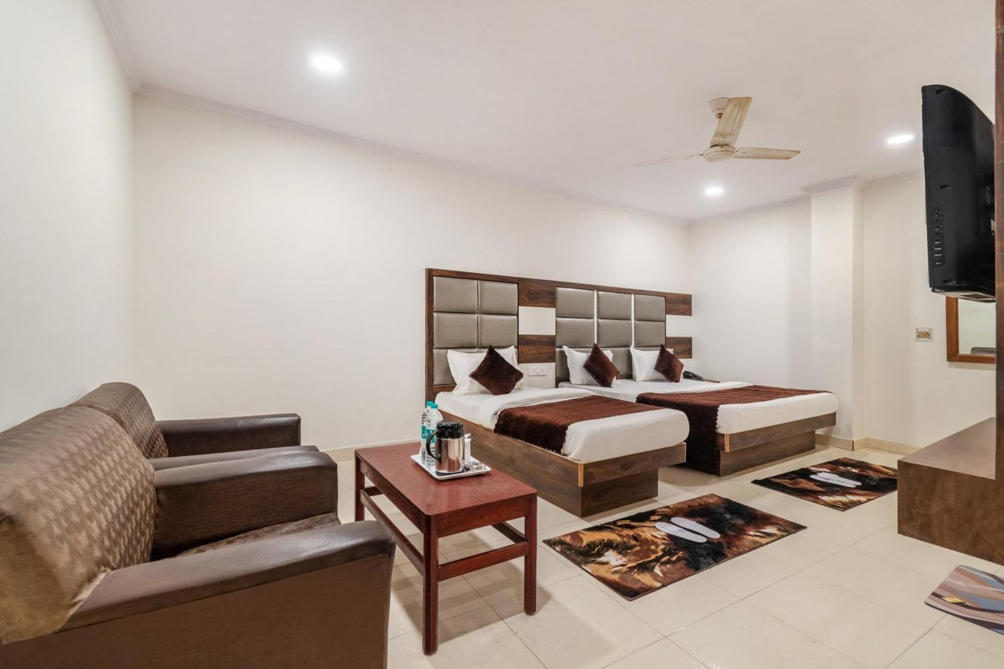 Hotel South Indian Delhi  Exterior photo