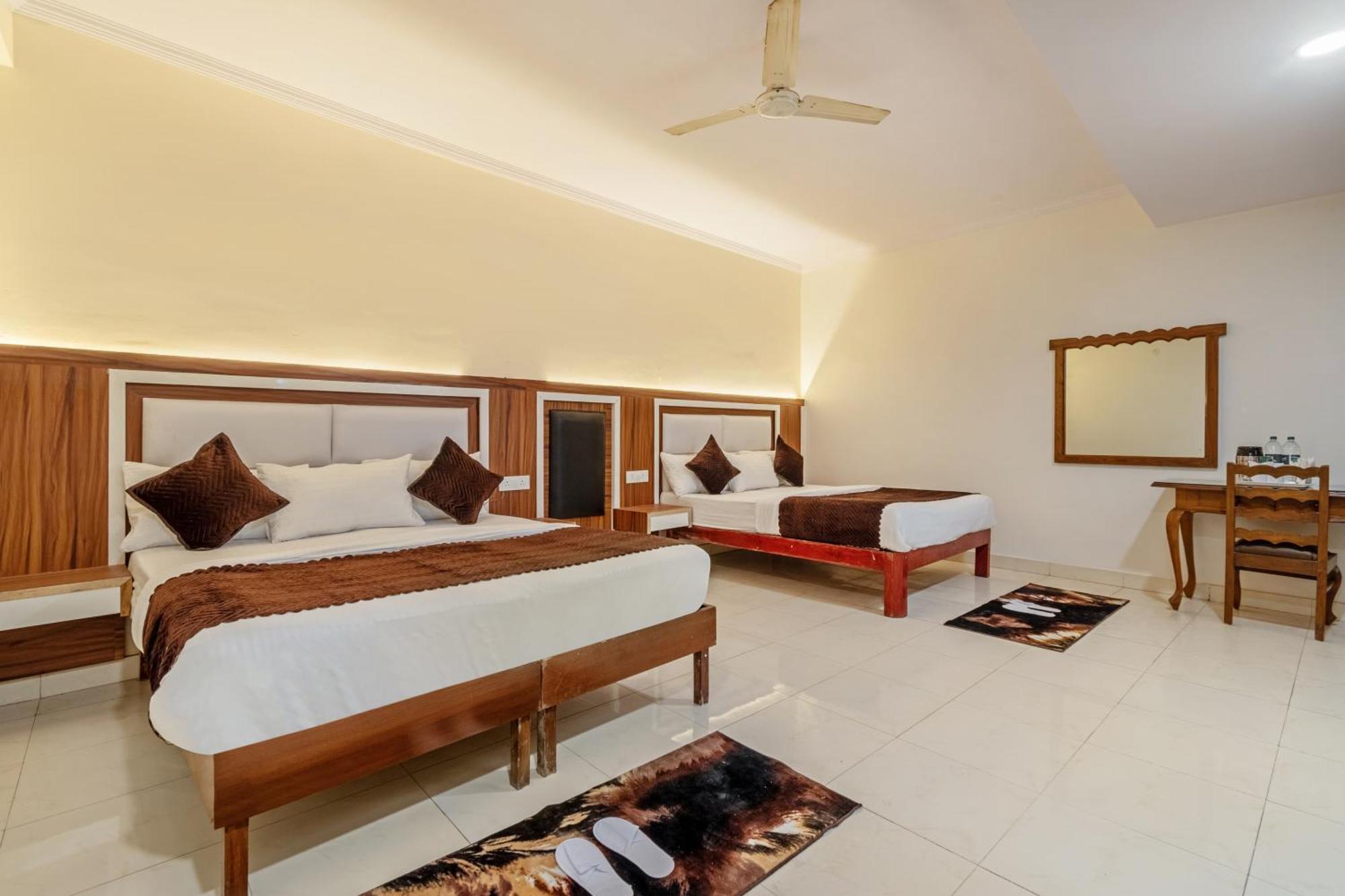 Hotel South Indian Delhi  Exterior photo