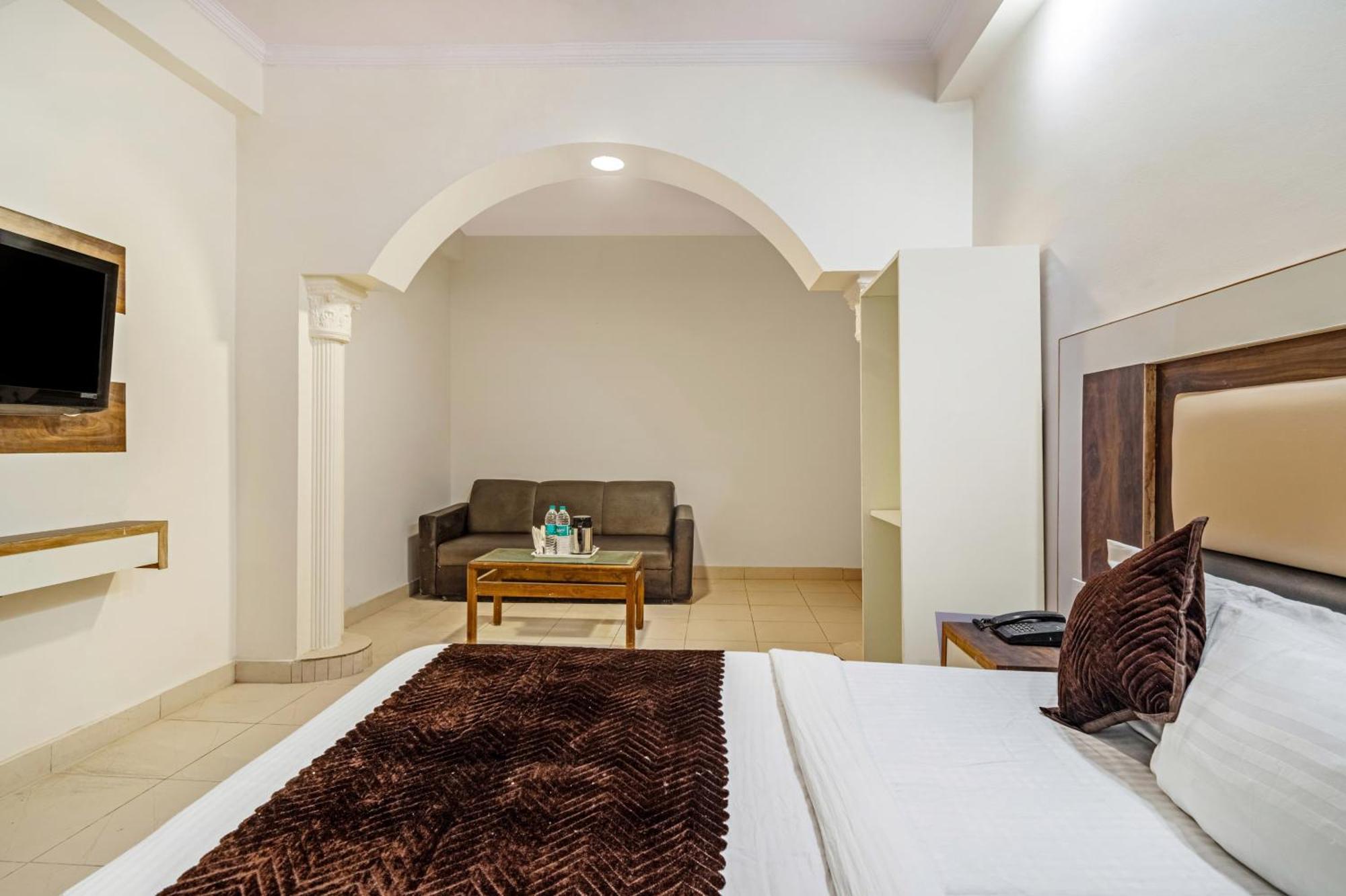 Hotel South Indian Delhi  Exterior photo