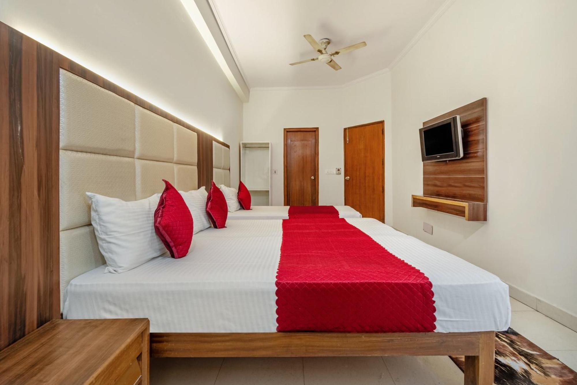 Hotel South Indian Delhi  Exterior photo